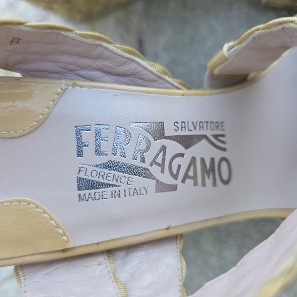 Salvatore Ferragamo Woven Neutral Wedge Sandals Made In Italy- SZ 8 - Picture 6 of 14